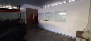 Galpão em Candeias com 403 m2, bem localizado perto de supermercados, colégios.