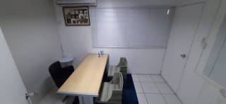 Galpão em Candeias com 403 m2, bem localizado perto de supermercados, colégios.