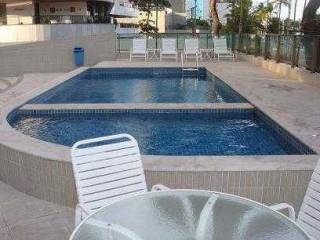 Edf. Tereza Novaes, 260 m2, 4 suítes, beira mar, bem localizado