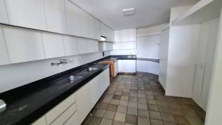 Edf. Dom Afonso Henriques, 4 suítes, 500m2, 4 vagas de garagem, beira mar, alto padrão, bem localizado, andar alto