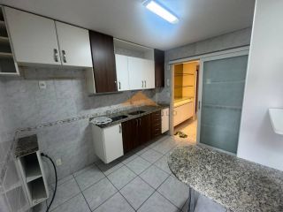 Edifício Costa do Mar em Boa Viagem, 104m², 3 quartos, 1 suíte, varanda, reformado, 2 vagas de garagem