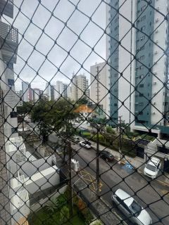 Edifício Costa do Mar em Boa Viagem, 104m², 3 quartos, 1 suíte, varanda, reformado, 2 vagas de garagem