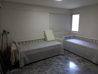 Edf. Juliana Dias, 225 m2, 4 quartos sendo 3 suítes, 3 vagas de garagem, alto padrão, beira mar