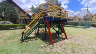 Condomínio Village do Araripe, 150m², Sala p/ dois ambientes, varanda nos quartos, 1° andar, 3 quartos(02 suítes)