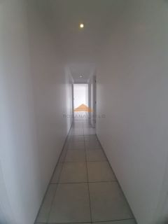 Apartamento à venda no Edifício Maria Laura,127m, 4 quartos, 2 suítes, 1 banheiro social, 2 vagas de garagem