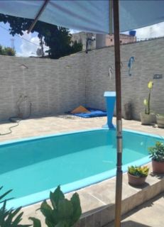Espaço, Segurança e Lazer Completo: Casa Duplex com Piscina e 226m² de Conforto Total!