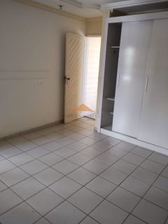 Espaço, Segurança e Lazer Completo: Casa Duplex com Piscina e 226m² de Conforto Total!