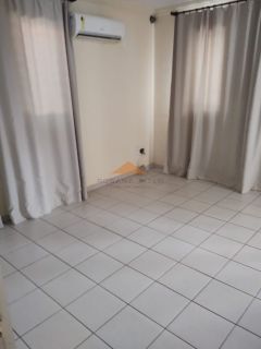 Espaço, Segurança e Lazer Completo: Casa Duplex com Piscina e 226m² de Conforto Total!