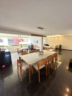 Cobertura espetacular no Edf Praia de Jeriba,reformada,5 suites,2 vagas.