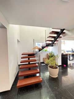 Cobertura espetacular no Edf Praia de Jeriba,reformada,5 suites,2 vagas.