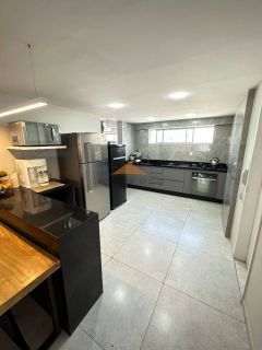 Cobertura espetacular no Edf Praia de Jeriba,reformada,5 suites,2 vagas.
