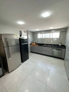 Cobertura espetacular no Edf Praia de Jeriba,reformada,5 suites,2 vagas.