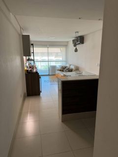 O apartamento fica no condomínio Polinésia em Muro Alto, tem 73m2, 2 quartos, 2 banheiros, sala, cozinha, 2 varandas e 1 vaga de estacionamento (tem mais vagas que apartamentos pelos que nunca tem problema de estacionamento).