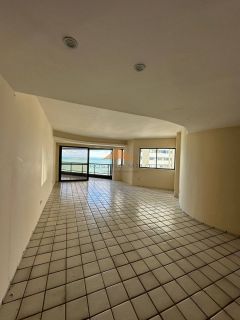 Edifício Veleiro, 210m², 4 quartos, 2 suítes, varanda, lavabo, área de serviço, dependência completa, 3 vagas de garagem