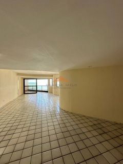 Edifício Veleiro, 210m², 4 quartos, 2 suítes, varanda, lavabo, área de serviço, dependência completa, 3 vagas de garagem