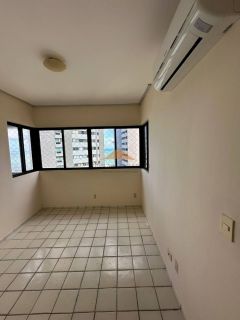 Edifício Veleiro, 210m², 4 quartos, 2 suítes, varanda, lavabo, área de serviço, dependência completa, 3 vagas de garagem