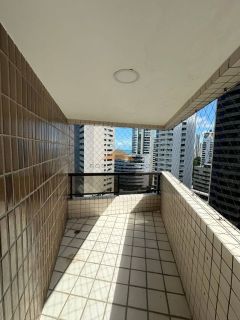 Edifício Veleiro, 210m², 4 quartos, 2 suítes, varanda, lavabo, área de serviço, dependência completa, 3 vagas de garagem