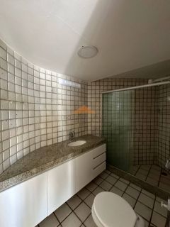 Edifício Veleiro, 210m², 4 quartos, 2 suítes, varanda, lavabo, área de serviço, dependência completa, 3 vagas de garagem