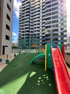 Edifício Veleiro, 210m², 4 quartos, 2 suítes, varanda, lavabo, área de serviço, dependência completa, 3 vagas de garagem