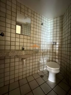 Edifício Veleiro, 210m², 4 quartos, 2 suítes, varanda, lavabo, área de serviço, dependência completa, 3 vagas de garagem