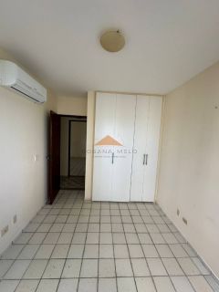 Edifício Veleiro, 210m², 4 quartos, 2 suítes, varanda, lavabo, área de serviço, dependência completa, 3 vagas de garagem