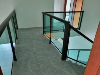 Casa espetacular no condomínio Raízes da Serra II,500M,5 suítes, espaço gourmet, piscina privativa