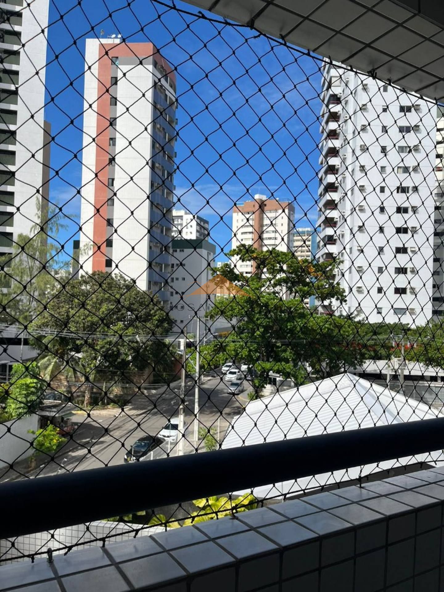 Apartamento no Edf.Praia de Itaúnas,100m² com 03 quartos e uma boa area de lazer em boa viagem - VENDA