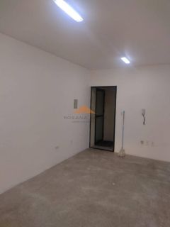 Sala Comercial à Venda na Galeria Sá e Souza em Setúbal!