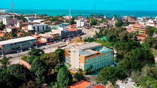 Aconchegante flat à venda no Edf. Harbor Living em Porto de Galinhas