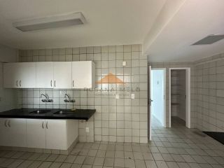 Edifício Princesa Isabel, 180m², 4 quartos, 3 suítes, 1 banheiro social, lavabo e 3 vagas de garagem