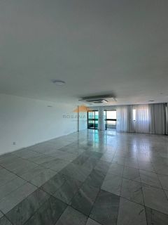 Edifício Princesa Isabel, 180m², 4 quartos, 3 suítes, 1 banheiro social, lavabo e 3 vagas de garagem