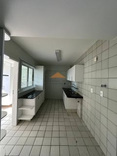 Edifício Princesa Isabel, 180m², 4 quartos, 3 suítes, 1 banheiro social, lavabo e 3 vagas de garagem