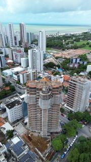 Apartamento com 4 quartos, 133m², lavabo, varanda gourmet, dependência completa, 2 vagas de garagem em Boa Viagem