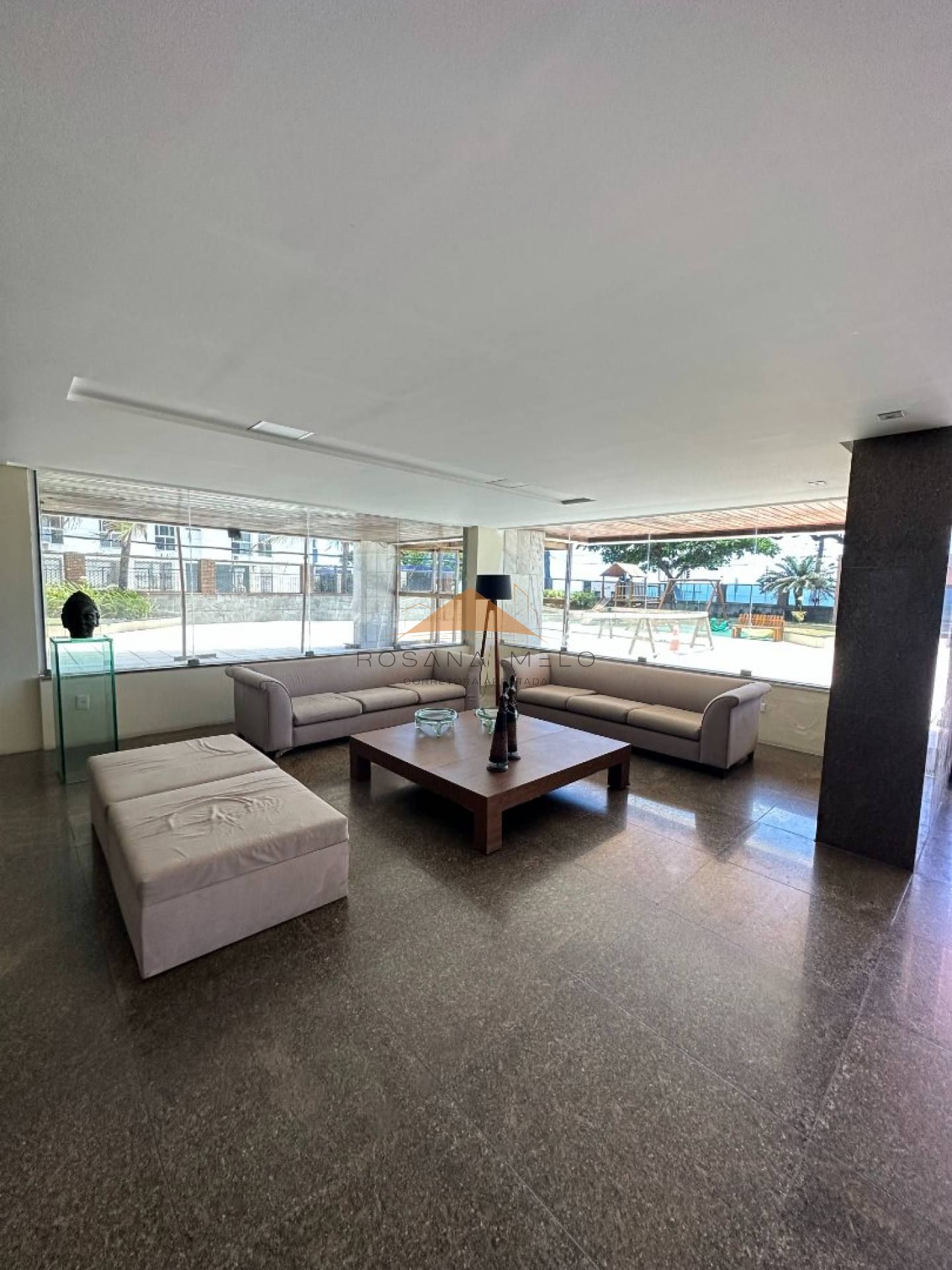 Apartamento com 4 quartos, 280m², vista mar e 2 vagas de garagem em Boa Viagem