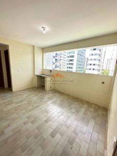 Edifício Manoel de Brito, 280m², 4 quartos, 2 suítes, vista mar, 2 vagas de garagem