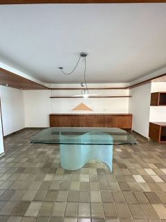 Edifício Manoel de Brito, 280m², 4 quartos, 2 suítes, vista mar, 2 vagas de garagem