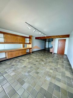 Edifício Manoel de Brito, 280m², 4 quartos, 2 suítes, vista mar, 2 vagas de garagem