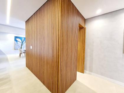 Edifício Mirante do Cais, 227m², 4 quartos, 4 suítes, closet, lavabo, varanda gourmet, dependência completa, 4 vagas de garagem