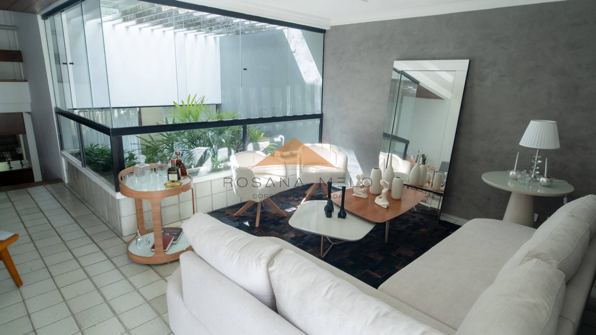 Casa com 4 quartos, 543m², 4 quartos, hidromassagem, jardim de inverno e vaga para 3 carros em Boa Viagem