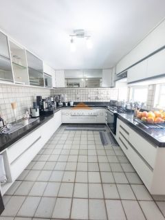Casa de alto padrão em Setúbal, 543m², 4 quartos, 3 suítes, hidromassagem, jardim de inverno, vaga para 3 carros
