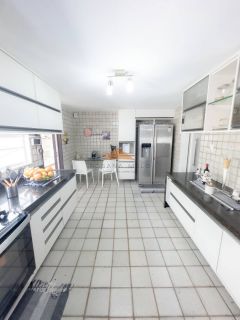 Casa de alto padrão em Setúbal, 543m², 4 quartos, 3 suítes, hidromassagem, jardim de inverno, vaga para 3 carros