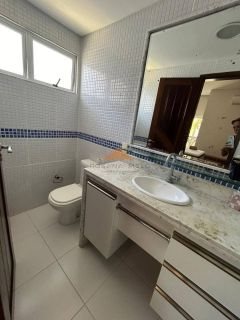 Casa em condomínio fechado em Muro Alto, 485m², 4 suítes, varanda, lavabo, cozinha integrada, piscina, 4 vagas de garagem