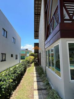 Casa em condomínio fechado em Muro Alto, 485m², 4 suítes, varanda, lavabo, cozinha integrada, piscina, 4 vagas de garagem