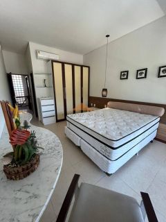 Casa em condomínio fechado em Muro Alto, 485m², 4 suítes, varanda, lavabo, cozinha integrada, piscina, 4 vagas de garagem