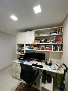 Edifício Baia de Vigo, 254m², 4 suíte, 1 Suíte Master, closet, lavabo, varanda, escritório, 2 vagas de garagem