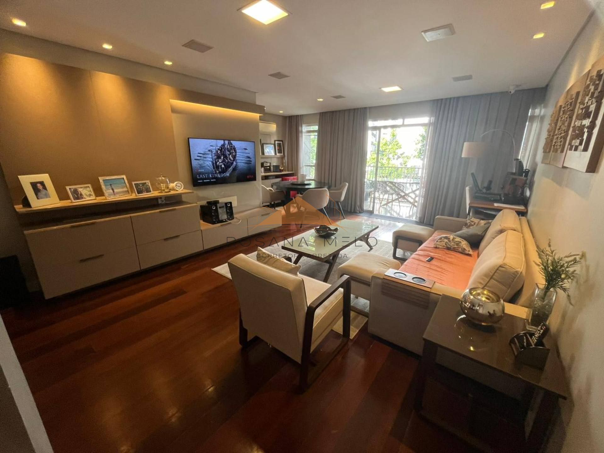 Edifício Jacumã, 208m², 4 quartos, 2 suítes, closet, varanda, área de serviço, dependência completa, 2 vagas de garagem