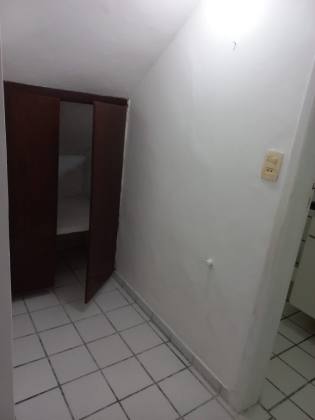 Apartamento duplex localizado no bairro da Torre, 03 Quartos, 02 Banheiros, 01 Vaga de garagem, Área de serviço.