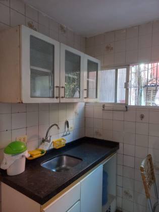 Apartamento duplex localizado no bairro da Torre, 03 Quartos, 02 Banheiros, 01 Vaga de garagem, Área de serviço.