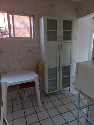 Apartamento duplex localizado no bairro da Torre, 03 Quartos, 02 Banheiros, 01 Vaga de garagem, Área de serviço.