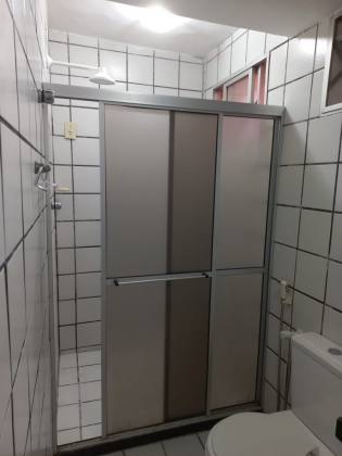 Apartamento duplex localizado no bairro da Torre, 03 Quartos, 02 Banheiros, 01 Vaga de garagem, Área de serviço.